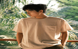 综艺上影帝眼巴巴往我身边凑，网友直呼磕到了