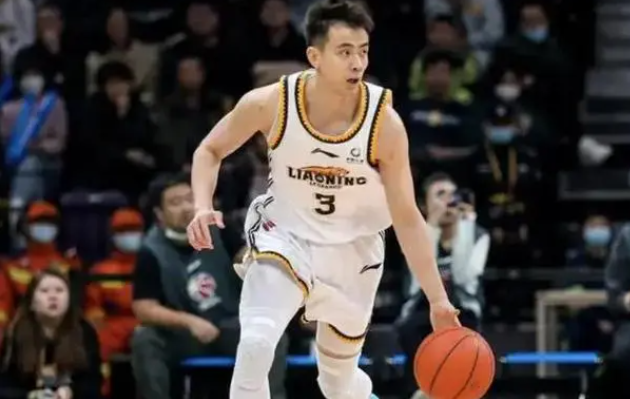 CBAi想拿个三双太难了！本赛季至今只有7人拿过三双，仅有2人是本土球员
1，鲍