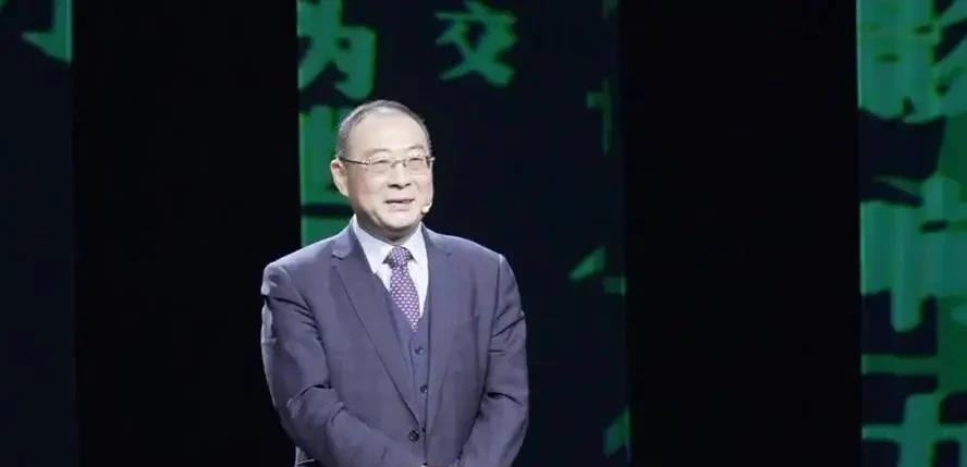 金灿荣：建议生1个孩子就给补贴，生2个，3个更要大补，生4个直接送一套房，力度一