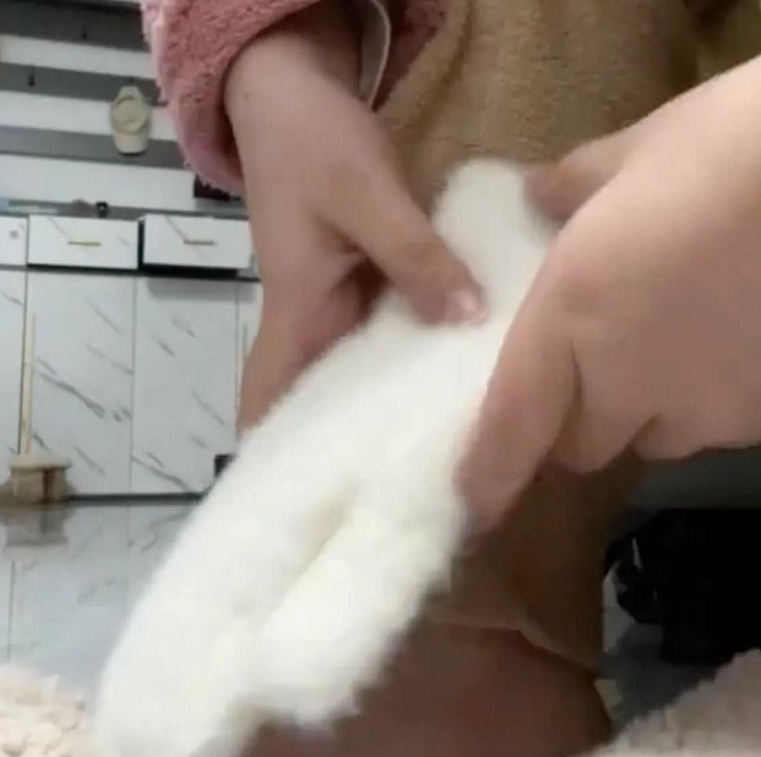 我想了很多戴手套的方法，但没想到我可以这样戴
