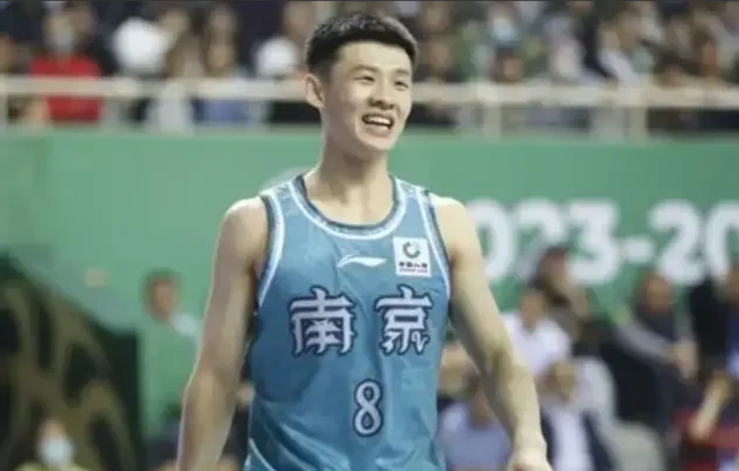 同曦男篮9分不敌深圳，这3个神奇的现象你不得不服！

1、主教练给自己安排25分