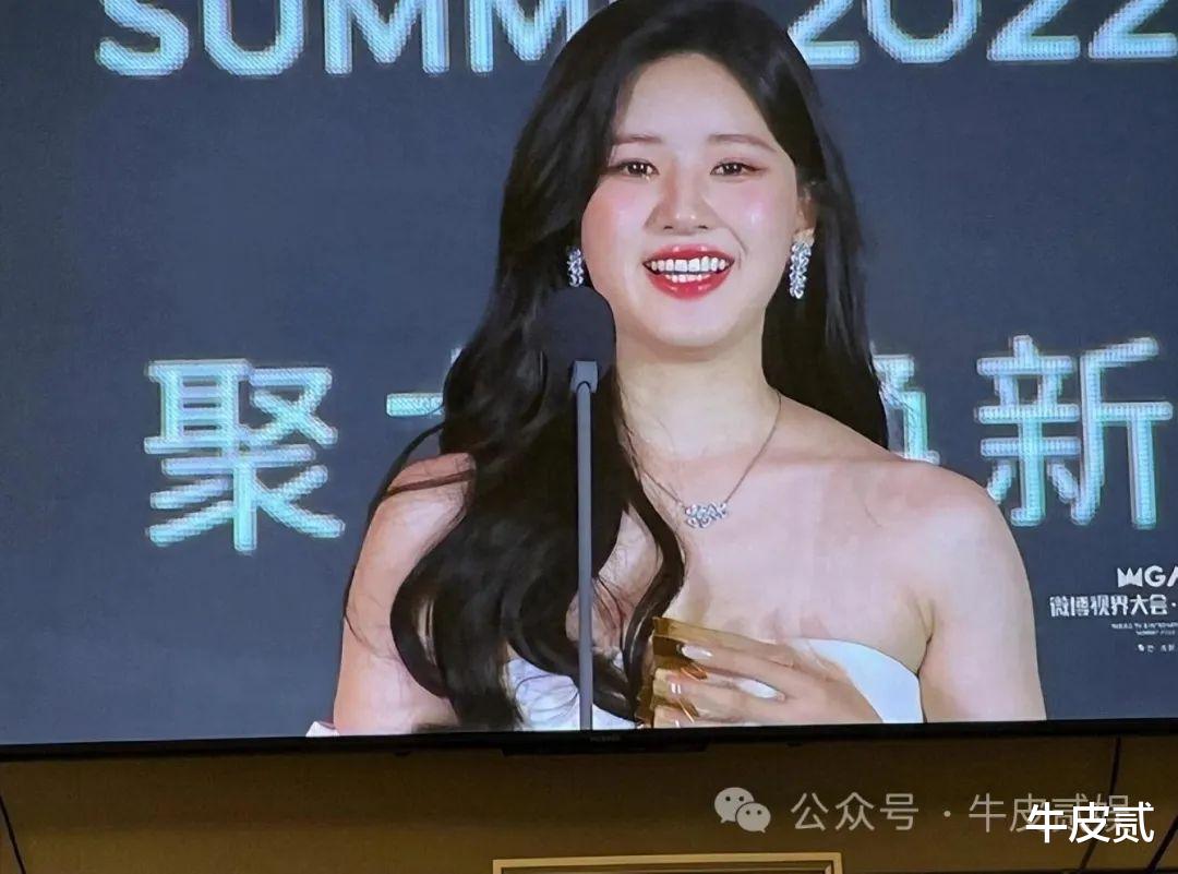 ，赵露思一旦离开了后期团队，哪怕是现在的她，生图依旧不敢让人恭维。