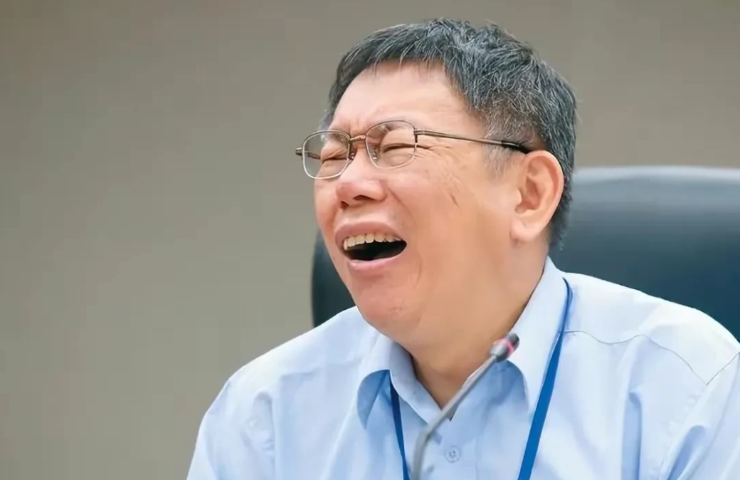 长时间以来，国民党方面为了促成蓝白合、下架民进党，委曲求全，对柯文哲和民众党已经