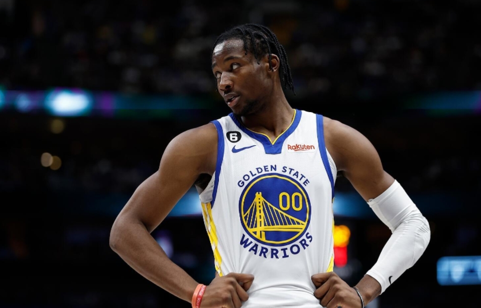 NBA季前赛，勇士125-108战胜湖人强调4个点！

1.保罗完美融入球队，特