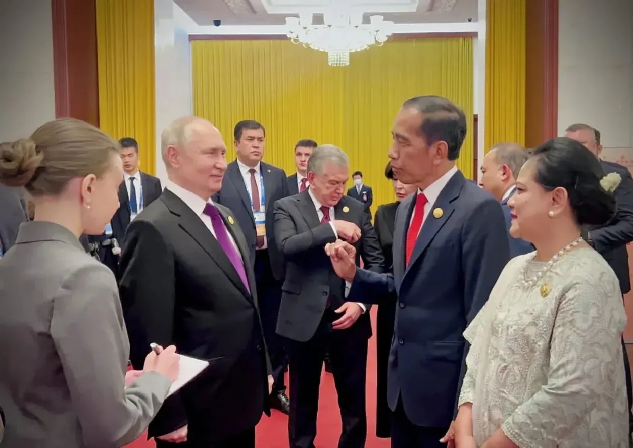 没有G7和印度参加的会议气氛太好了！大家就像过年团聚一般，其乐融融，称兄道弟，共