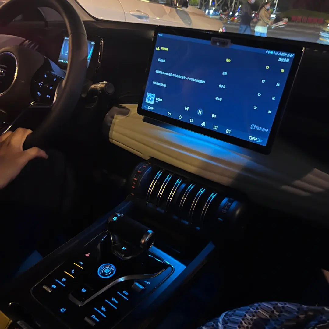 我的比亚迪元PLUS，昨晚回来还剩44%电量，我琢磨怎么也能坚持到月底，结果早上