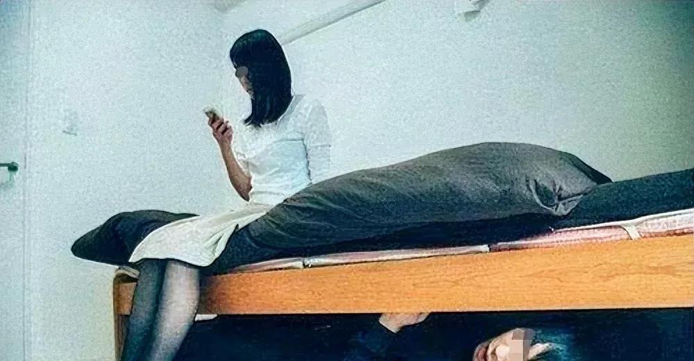 近日，合肥发生了一起令人震惊的事件。一名男子因怀疑妻子出轨，与她发生了激烈争吵，