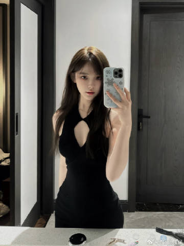 黑色也挺好看 ​​​