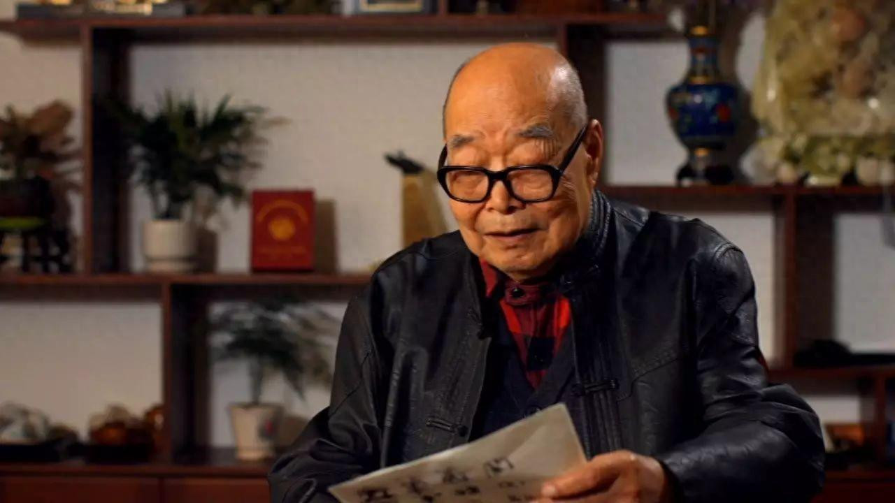 最年轻的开国将军，曾被活埋38小时，因两只苍蝇保住性命