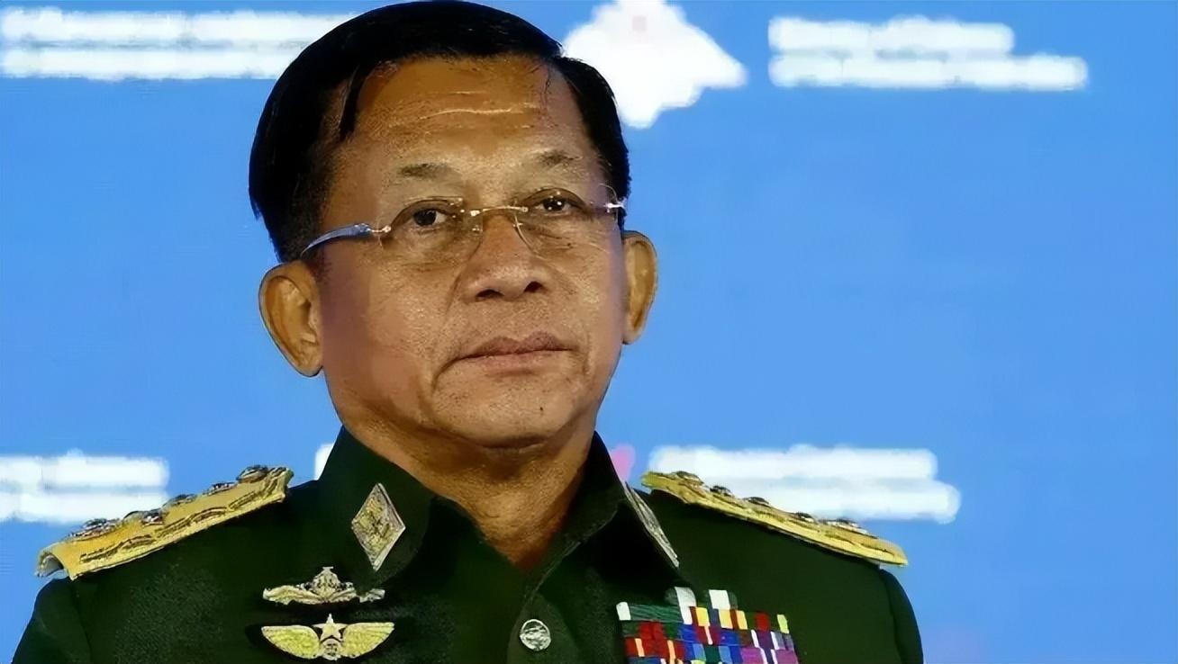 同盟军回归故土老街，下一步直指腊戌，敏昂莱面对乱象无奈求和谈。随着同盟军耗时两月