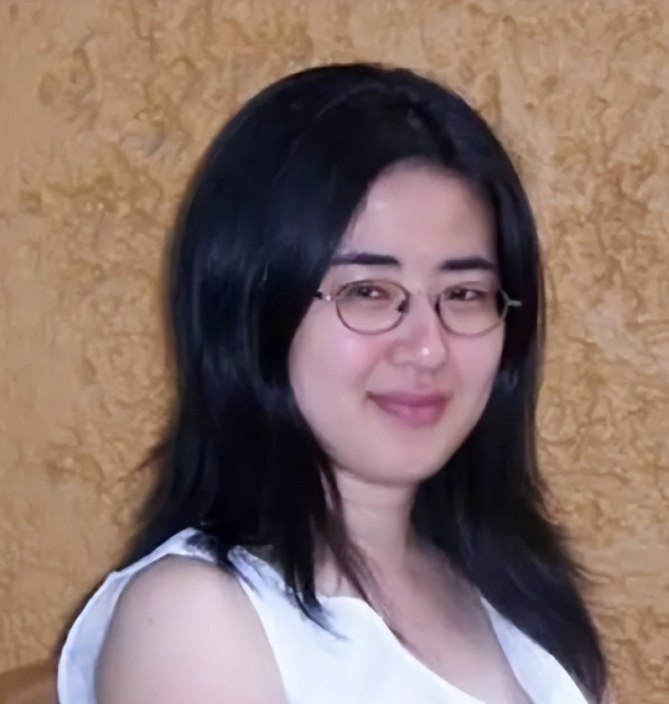 1999年，28岁的北大才女田晓菲嫁给53岁的美国导师，田晓菲父母知道后，气得暴