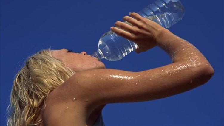 动不动就一身汗，是体虚还是排毒？提醒：可能是这5种疾病征兆