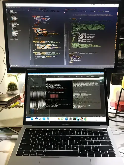 今年公司来了一个阿里出来的小高管，三十七八岁，能力的确强，虽然有时候也有传说中的