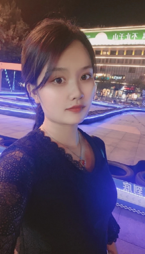 我一个女同学，38岁那年出轨了一个她认为心仪的好男人，于是闹着要和丈夫离婚。可丈