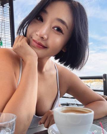 入冬的洛杉矶白天还是很热，运动完家门口吃个美味龙虾卷