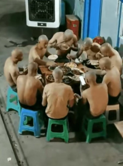 过去，如果把饭桌搬翻了，结果会怎么样呢？
