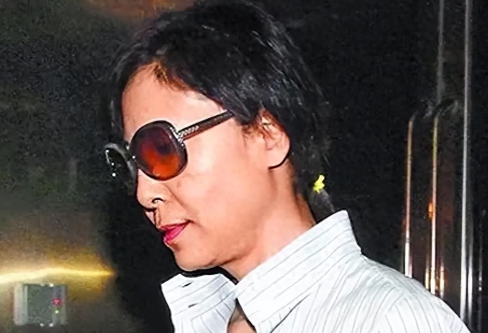“天下第一淫棍”，玷污60位女艺人被判了29年，入狱后仍盛气凌人