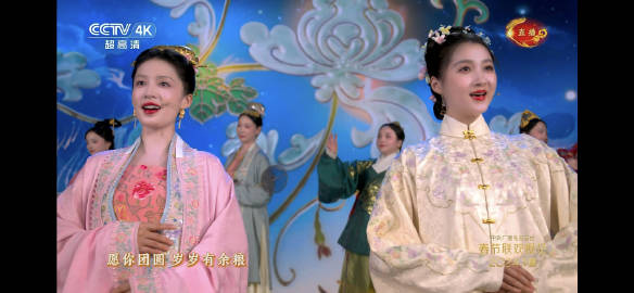 #春晚段子大考##春晚# 
左：古代大家闺秀  右：当代汉服买家秀。