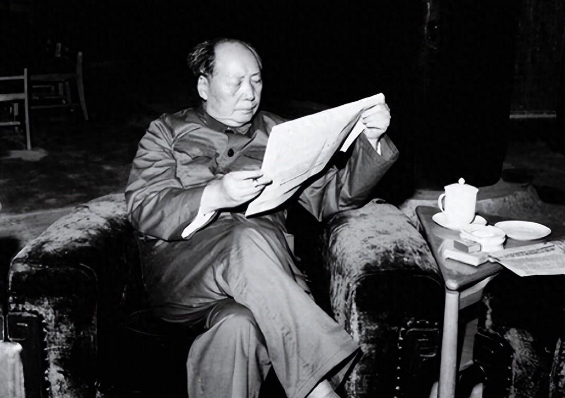 49年李克农汇报工作，提到盛世才逃台，毛主席长叹了一声没有说话

“主席，盛世才