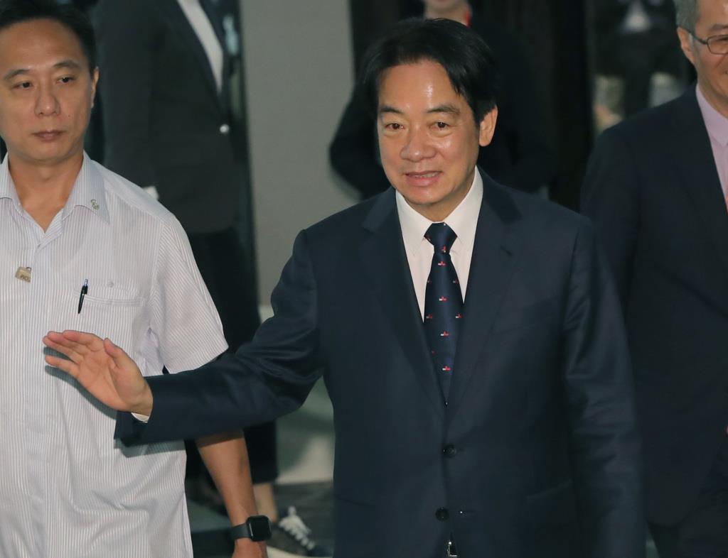 民进党2024参选人赖清德今天参加一场活动时宣称 ，希望台湾的经济就像“日不落国