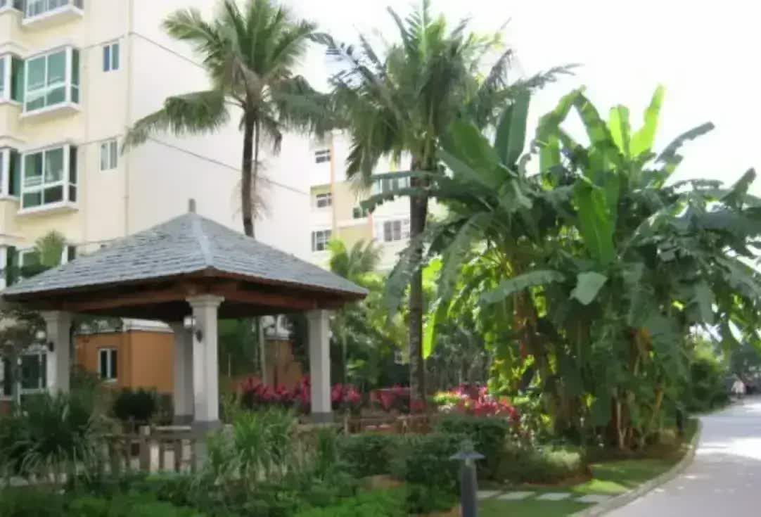 昨天，小舅子拿出10万块钱就想买下我价值120万的婚房。我坚决不同意，结果他喊来