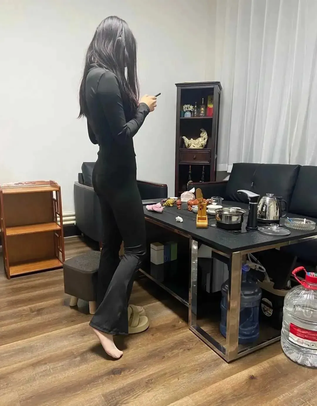 假期三天跟秘书在办公室待了三天