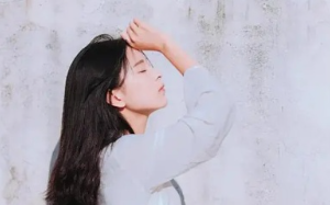 在直播综艺里我爆料爆一半，吃瓜网友急疯了