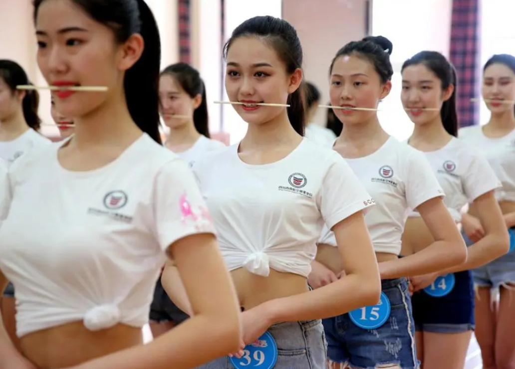 为什么中国人不使用钢制的筷子？这样可以节省大量的树木？我们单位食堂用过一段时间不