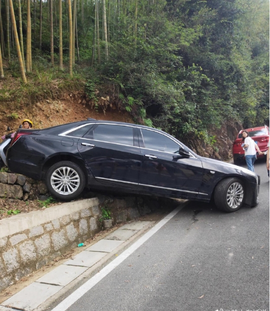 现在村里的每个人都得知我已经回来了，有谁知道如何下来吗？ ​​​