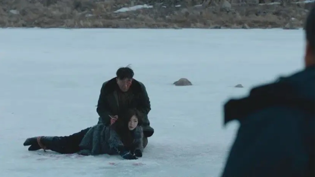 《黑土无言》烂尾，杨四放过王萍，这一设计要负100%的责任。  杨四得知儿子已死