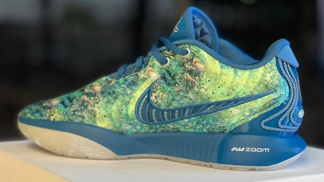 爆料不断！Nike LeBron 21「Abalone」与「Melon Tint」近照欣赏