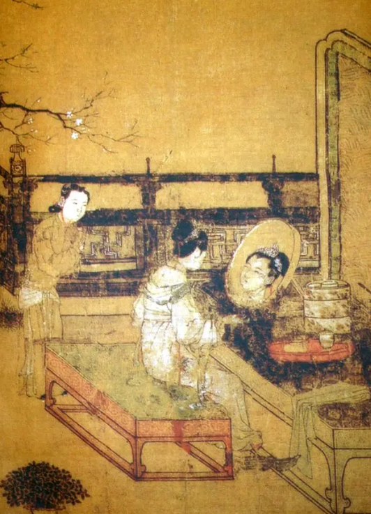 古时，一个25岁的光棍在街上买了一个60岁老妇人当媳妇，当晚，老妇人宽衣解带，可