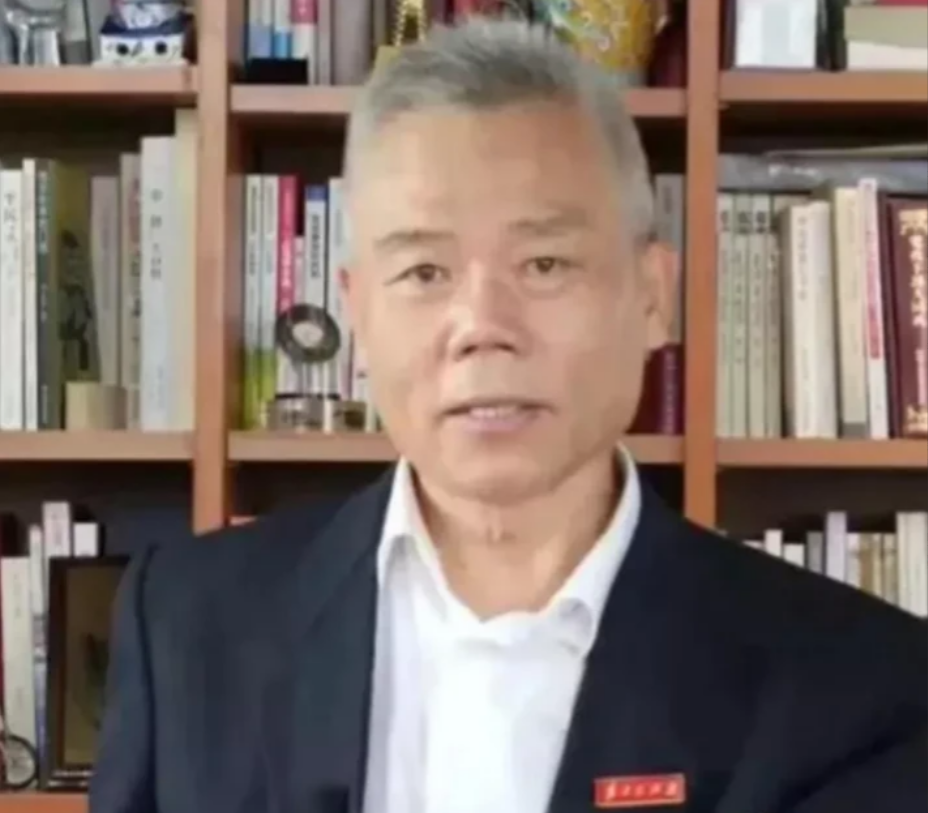 司马南:张核子为什么横行天下？
张核子，这个因核酸造假让全国人民深恶痛绝的名字，