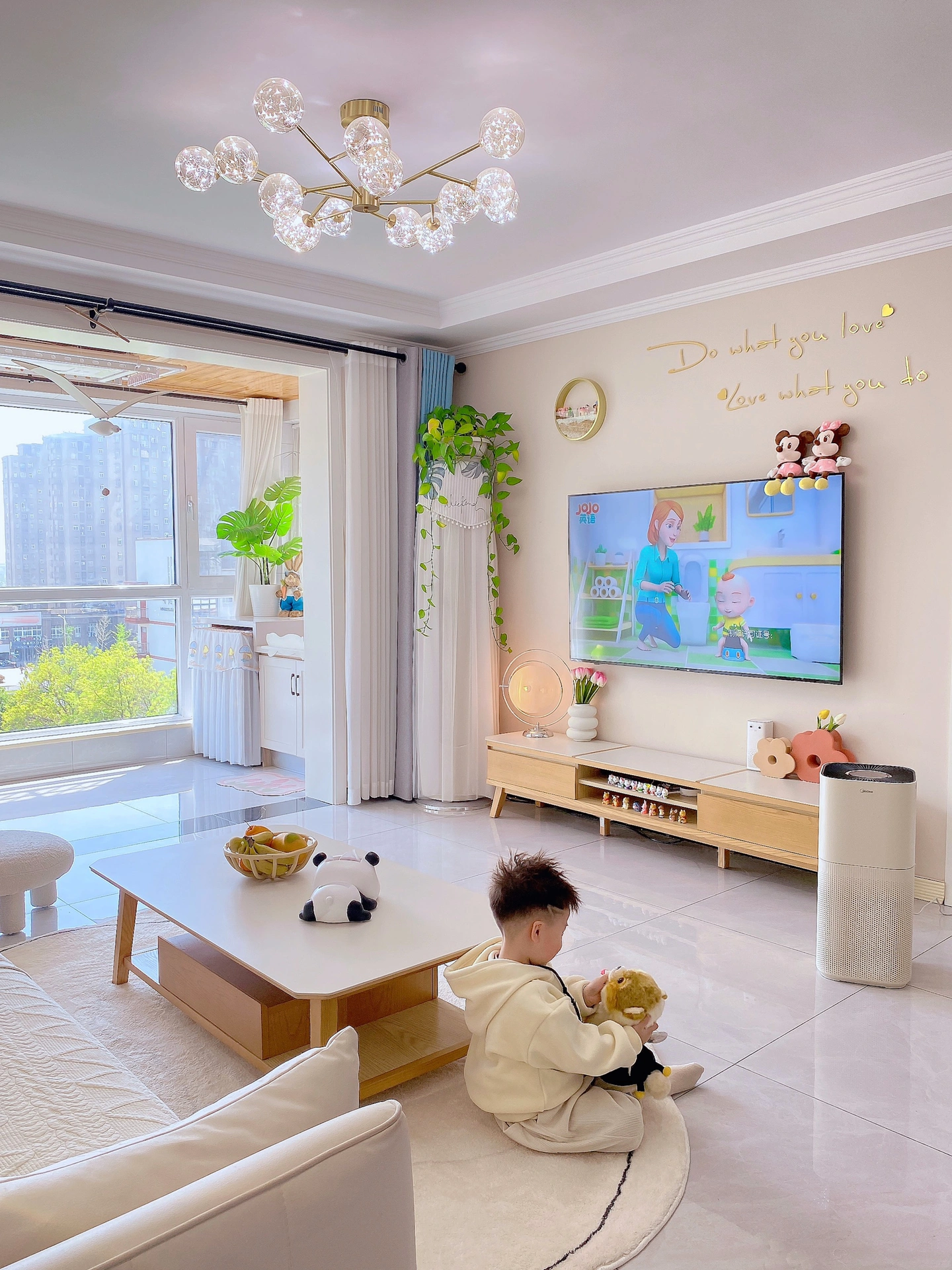 

🏠110平，套内106，三室一厅
你们经常问的尺寸：沙发背景墙宽3米85，
