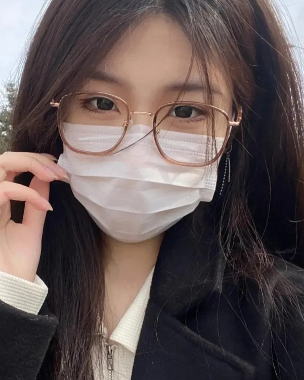 26岁的我，未婚单身，目前在肇庆高要生活状况如下：
1.打工多年的我没车没房
2