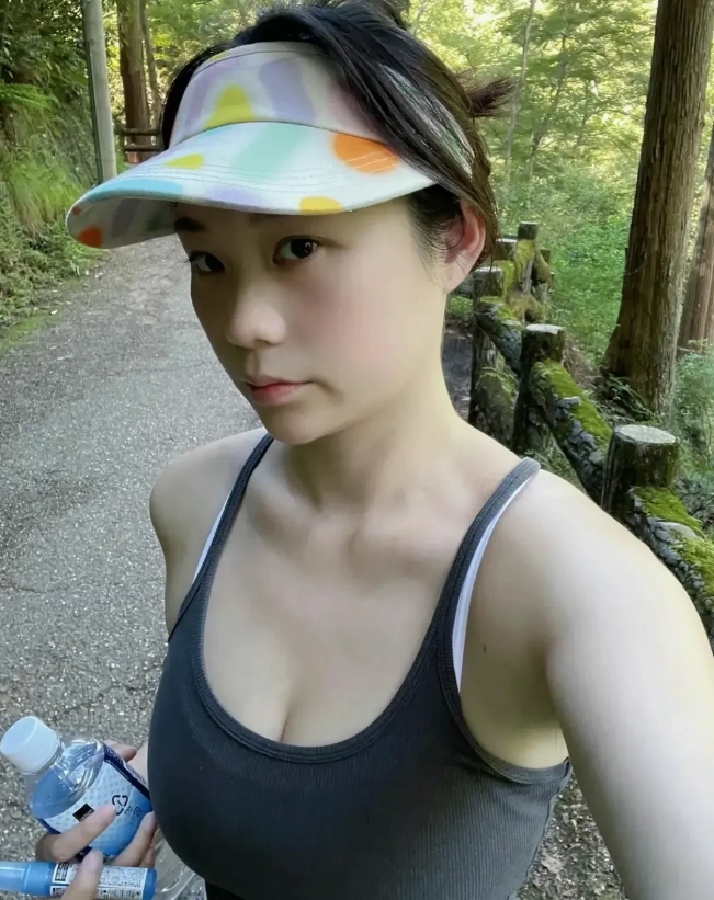 学生说我这个做老师的太凶，我看着有那么凶吗？

这个用眼睛去看是不准的，要用手摸