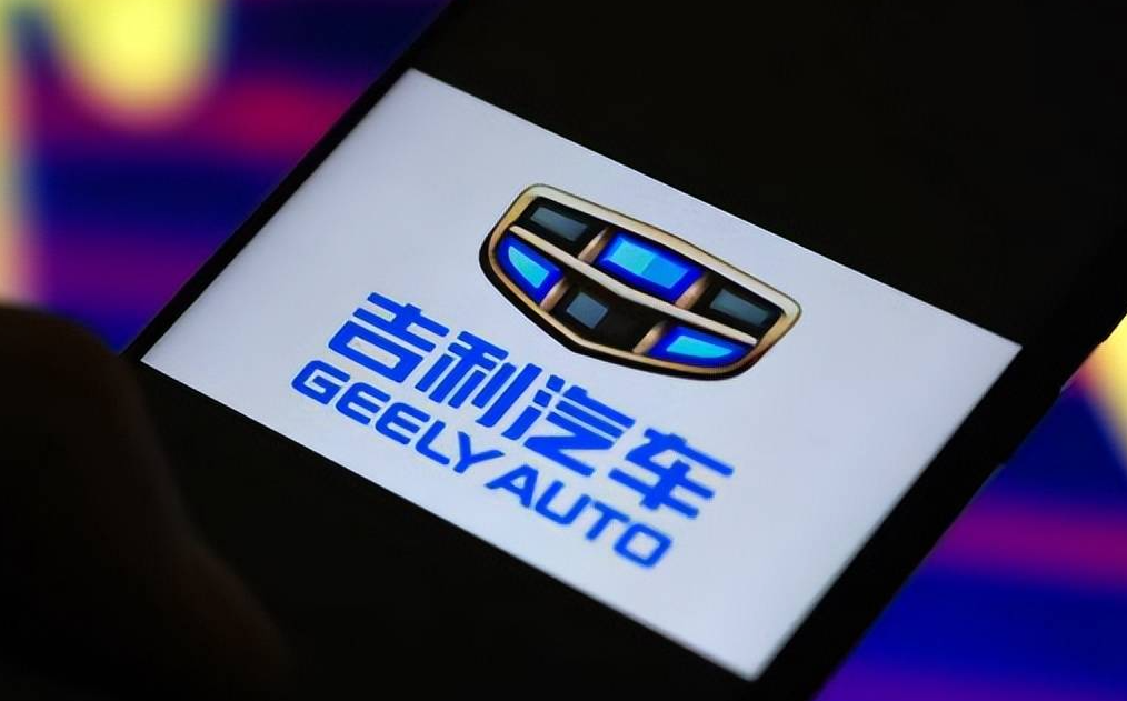吉利汽车，100亿收购魅族的原因？

没什么原因，就是吉利内部的软件部门，太菜了
