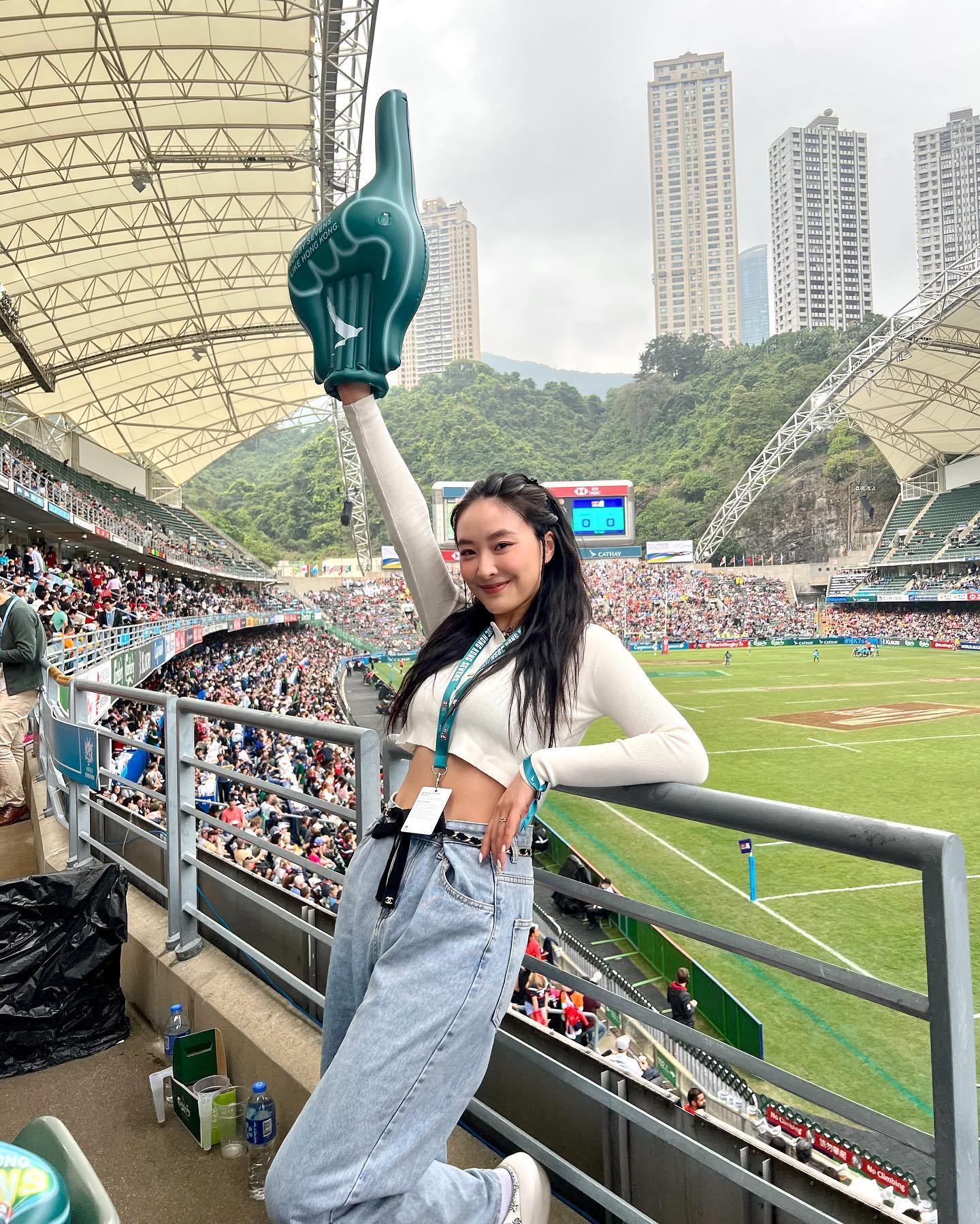 她目前是香港TVB顶级美女，也是TVB当红花旦，目前TVB花了很多精力要捧红她