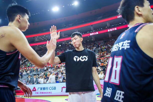 终于来了？杜锋：周琦接近康复，可以出战第二阶段比赛
广东队第一阶段成绩7胜3负，