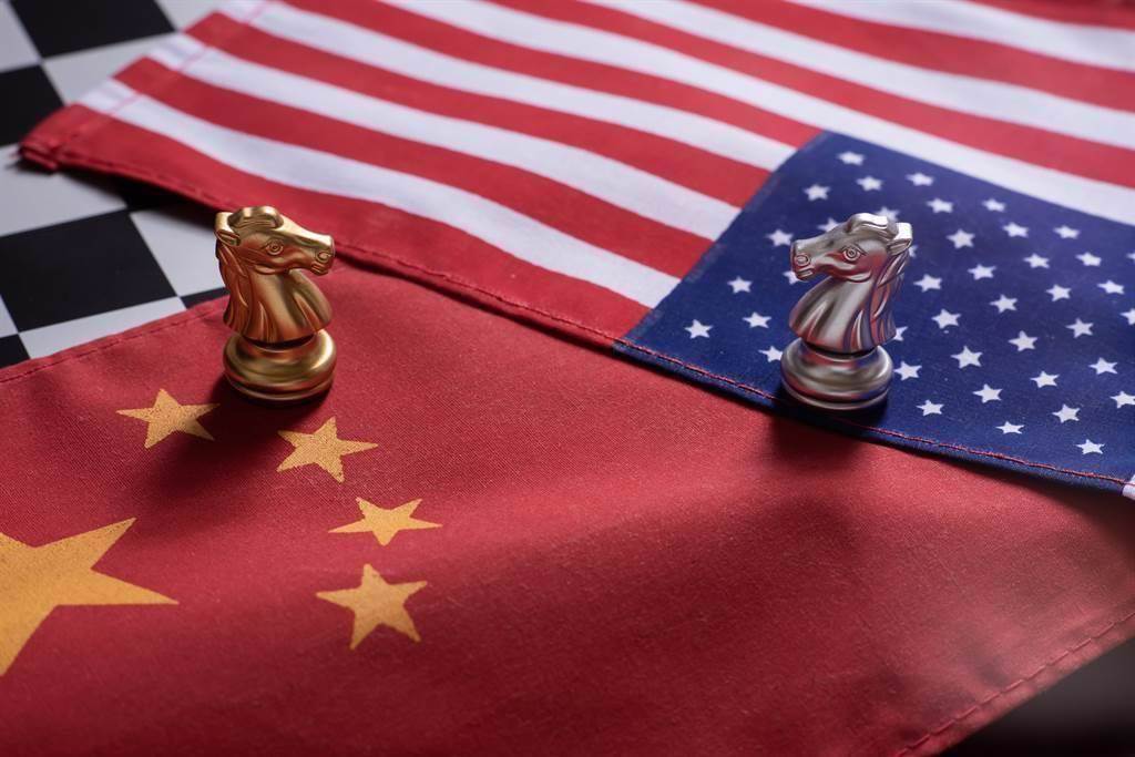 新加坡联合早报今日发文写道：“反美是中国国情决定的战略，但中国国家利益决定需要缓