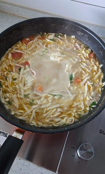 给南方的朋友看我家的伙食，她居然说跟她们家喂猪的一样，哎呦！我要笑死了。我们北方