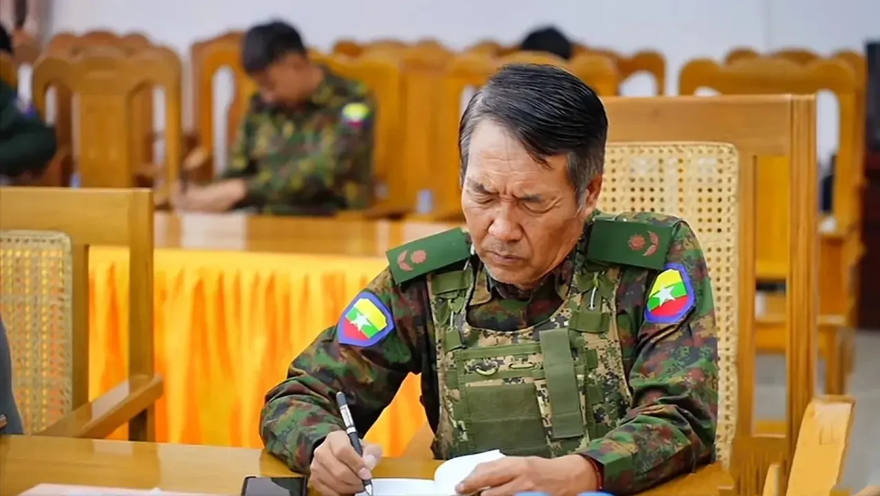 最近的电诈集团可谓是惶惶不可终日，每天提心吊胆地过日子，电诈头目们满脸憔悴，开会