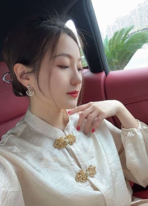 今日份伴娘 ​​​