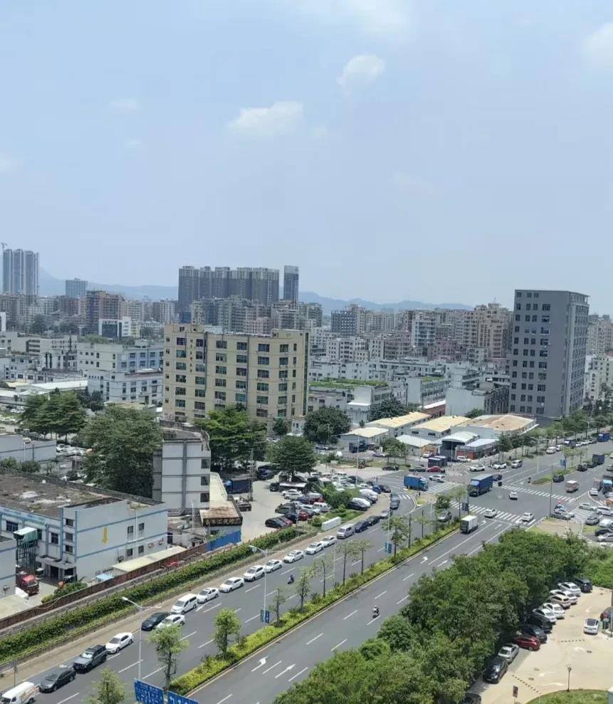 88年的同学躺平了，他之前在华为上班，年薪80万左右，去年遭到裁员后，就一直没有