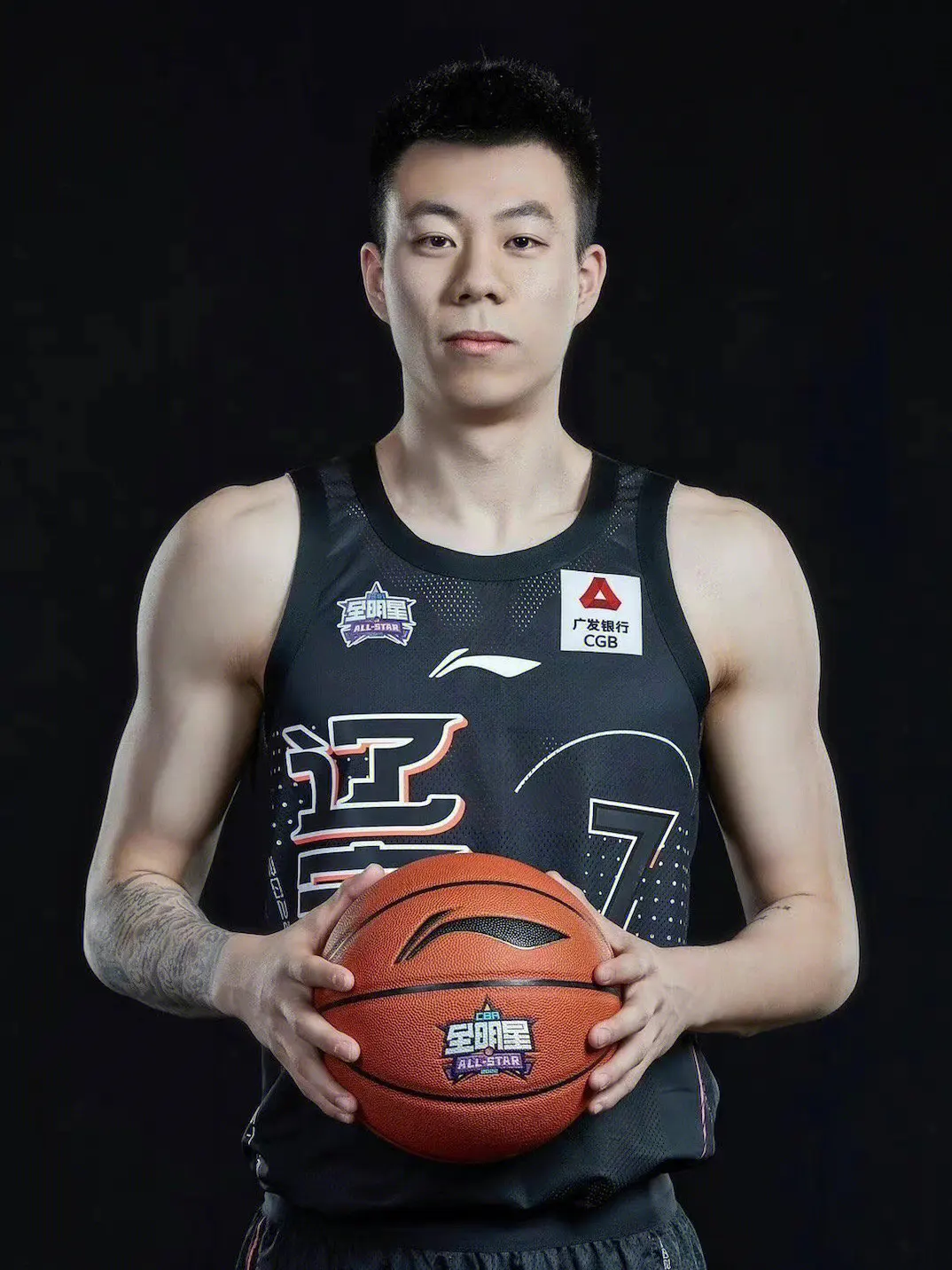 媒体人评论张镇麟被全国球迷网暴一事，摘自国内知名体育杂志《体坛周报》记者：
邵化