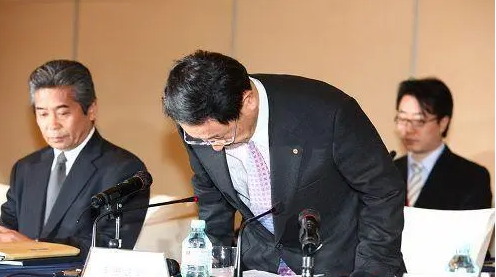 “伤害性不大，侮辱性极强”，丰田董事长丰田章男再次公开表示：“人们终于开始看清电