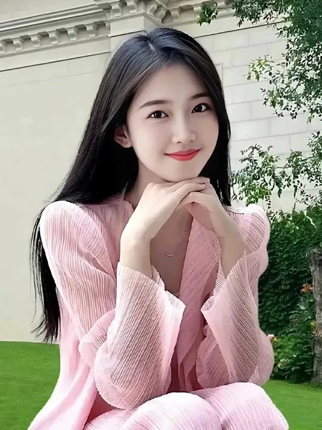 男人忍不住亲吻以下三处，
是爱你入骨了，看完别脸红！

男人的亲吻，有时胜过千言