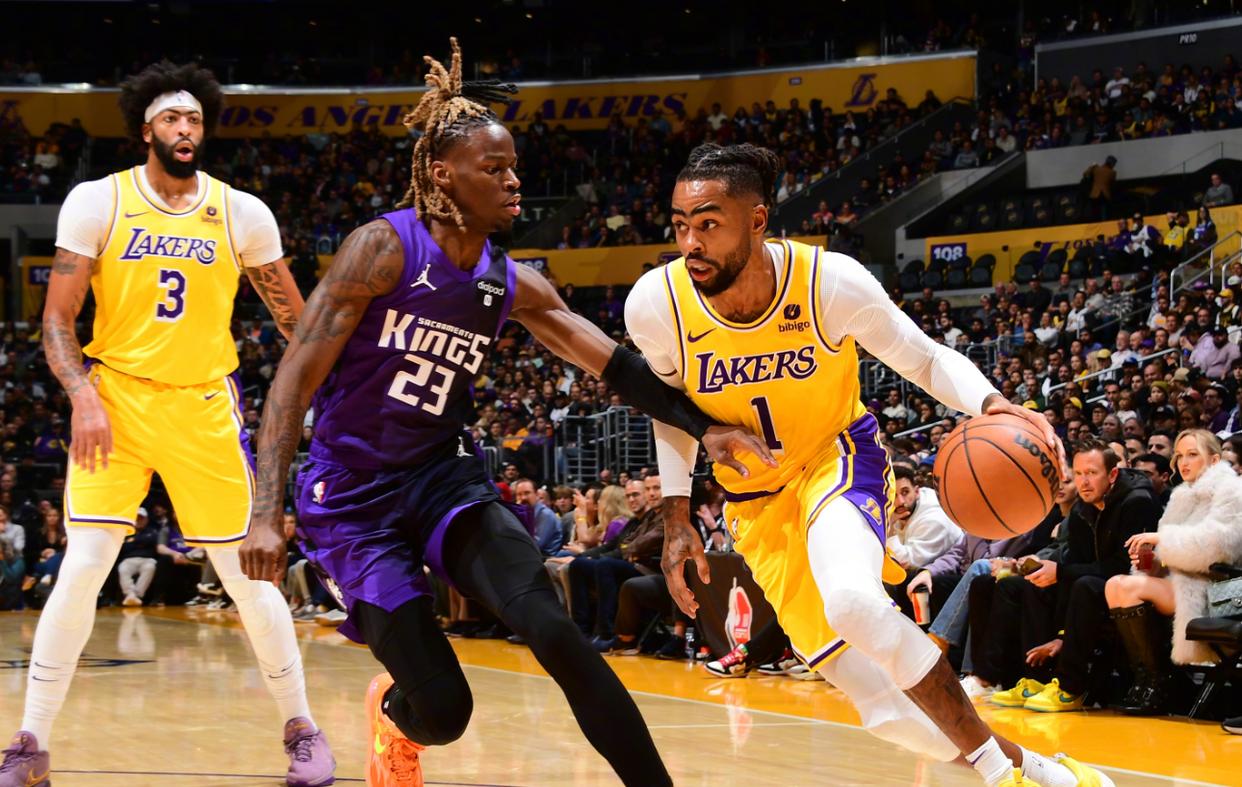 为什么说拉塞尔本赛季大概率被交易送走？这跟他的合同有关。
看起来，拉塞尔场均18