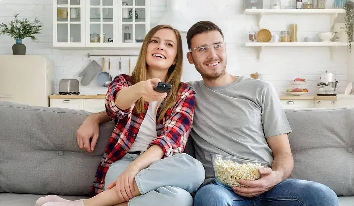 我的生活现状：

1、住着200万的房子，现在还值170万。月供3000，一年3