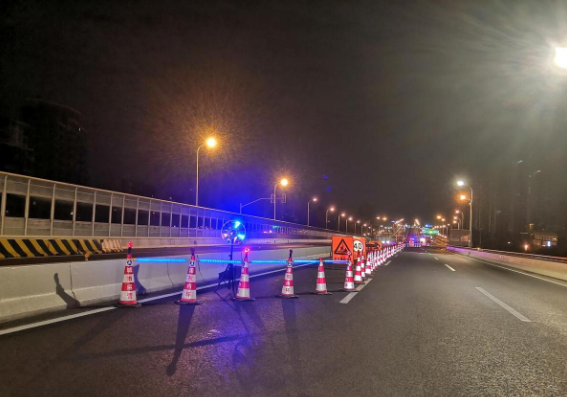 甘肃兰州，男子在家喝了点酒，第二天开车外出时，遇到交警查酒驾。第一次酒检正常。但